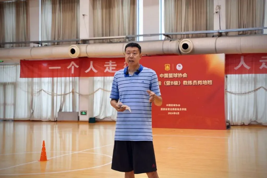 大学生球员如何应对季后赛压力_2